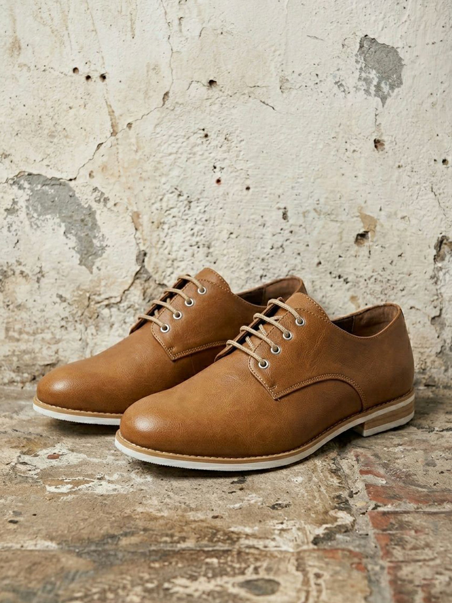 Casual Derbys