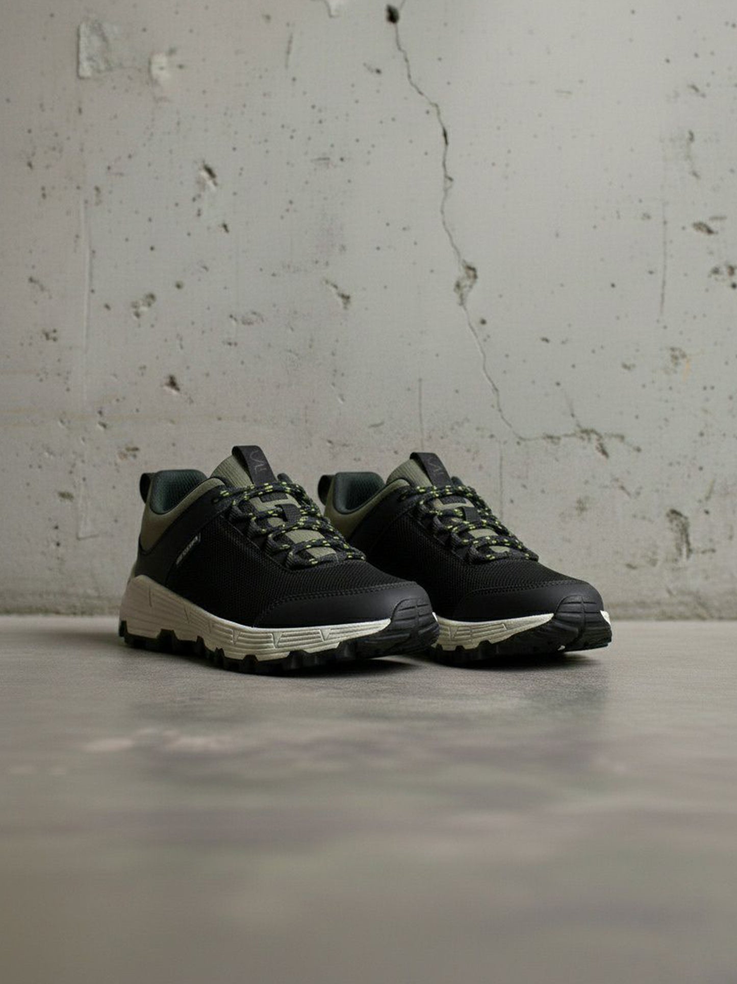 WVSport Trail Running Trainers