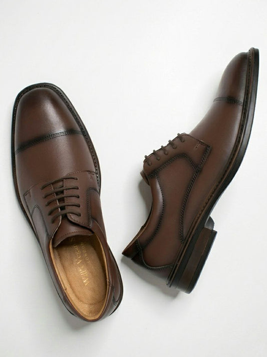 Black vegan waterproof Derby shoes on WVS box – square toe, bio-based vegan leather, made in Portugal